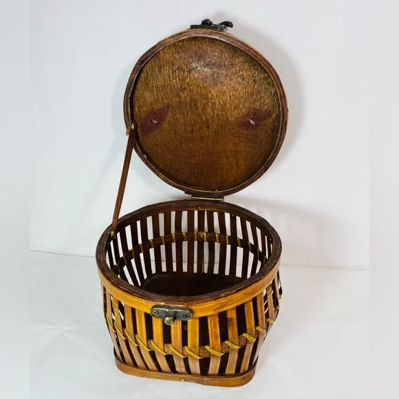 Vintage Round Bamboo Wood and BrassTreasure Chest Basket - Picture 4 of 7